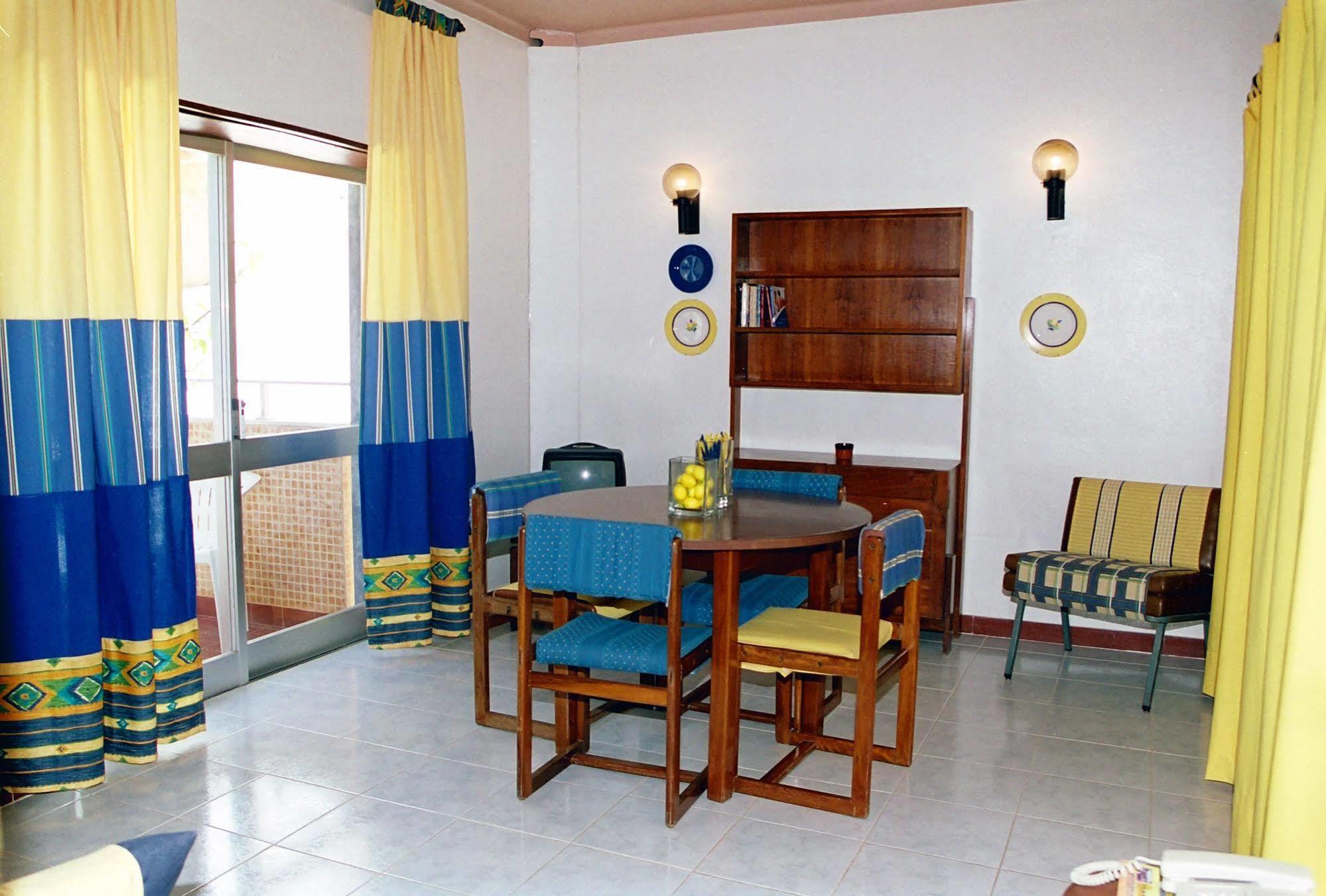 Hotel Apartamento Iate ปอร์ติเมา ภายนอก รูปภาพ